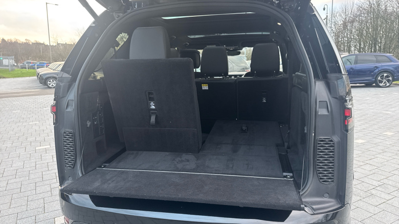 Land Rover Discovery 3.0 D300 R-Dynamic HSE 5dr Auto Diesel Station Wagon